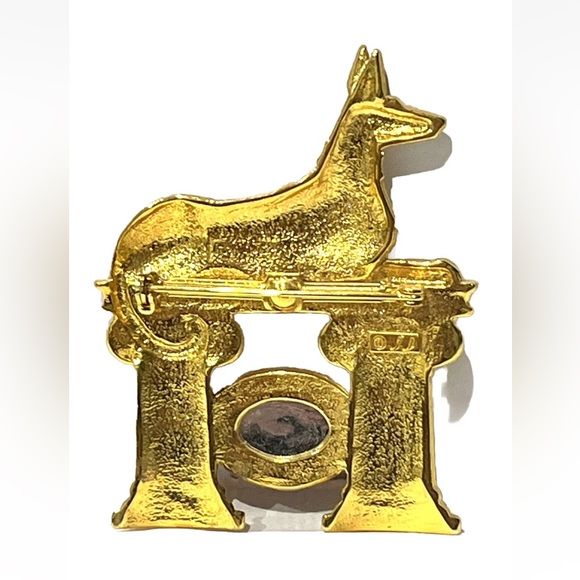 Vintage Egyptian Anubis w/ amethyst cabochon  signed JJ Brushed Gold Brooch Dog - Picture 5 of 7